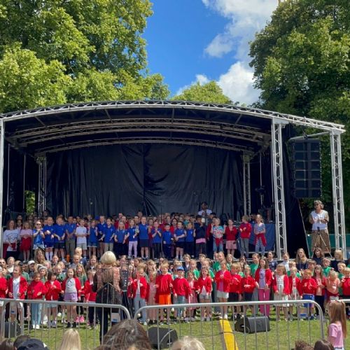 Singing at Marlow Regatta